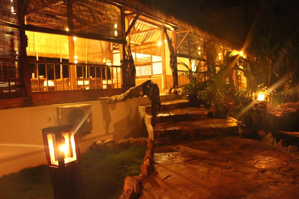 Ary'S Lagoon Bungalow & Hotel Karimunjawa Exteriér fotografie